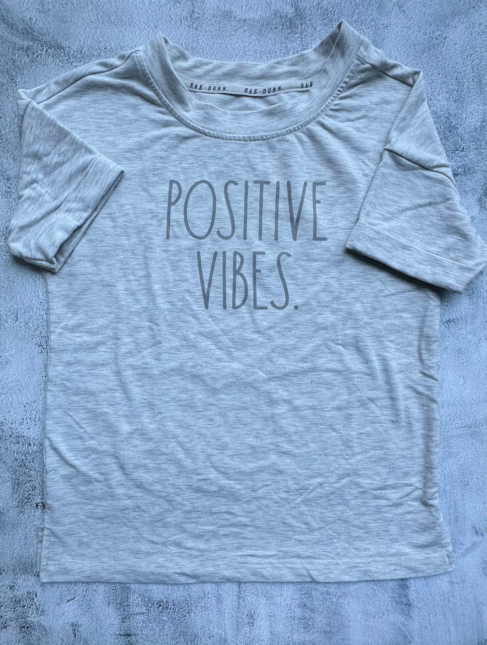 Camiseta Positive Vibes