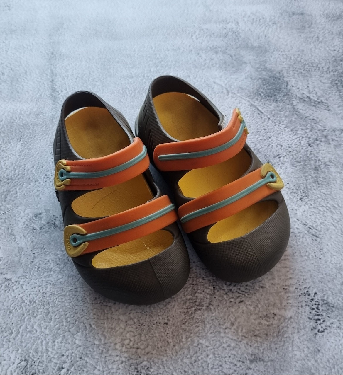 Zapatos nuevos FVN