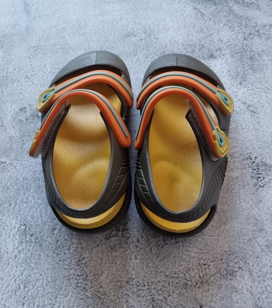 Zapatos nuevos FVN