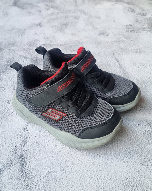 Tenis Skechers